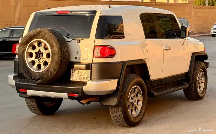 تويوتا اف جي 2013 3