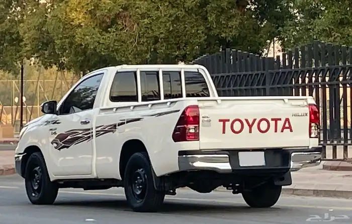 تويوتا هايلوكس   2023 عادي 9