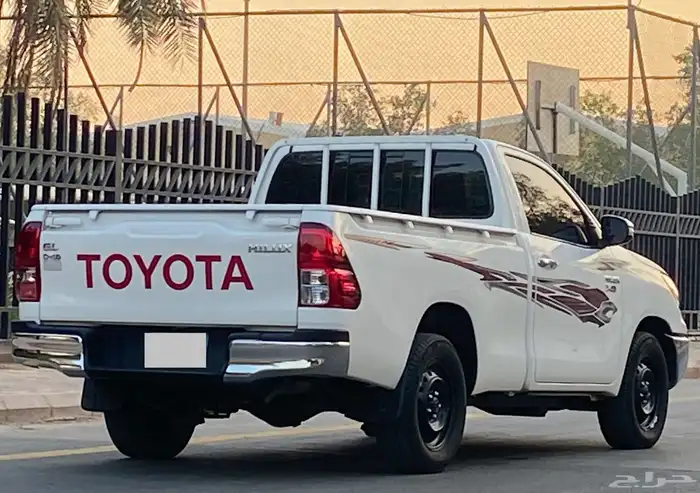 تويوتا هايلوكس   2023 عادي 10
