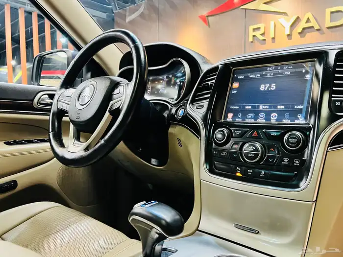 جراند شيروكي 2014 V8 لمتد ( بحاله ممتازه) 5