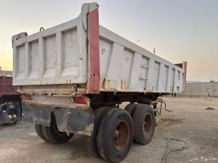 للبيع صندوق قلاب 9