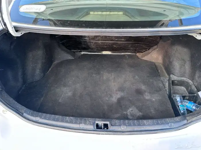 كورلا 2011 أبيض بحاله ممتازه 6