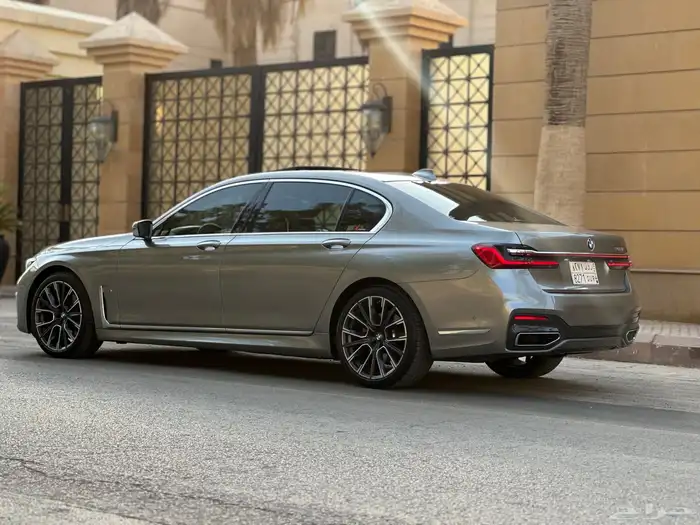 بي ام 740iL 2021 ضمان وصيانه 20