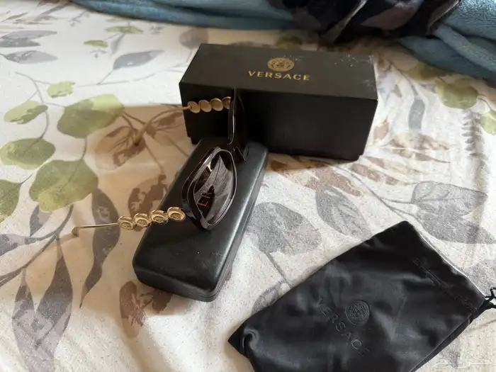 نظاره حريمي ماركة versace 8