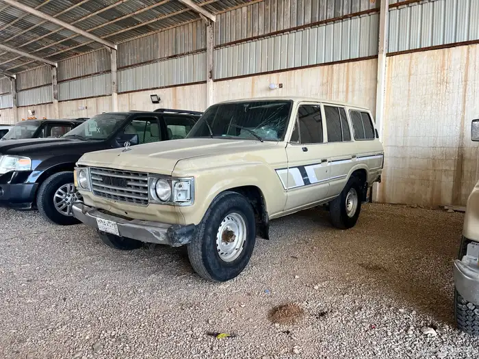 لاندكروزر 83 0