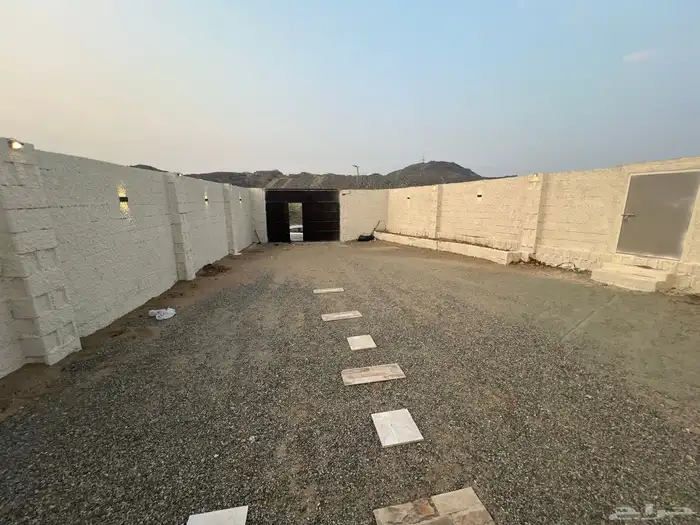 شقه صغيره صاله   غرفه نوم مع حوش 9