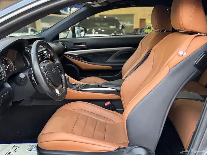 لكزس RC300 2022 بحالة الوكالة 5