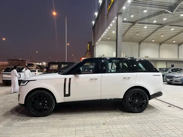 رنج روفر فوج موديل 2023 4