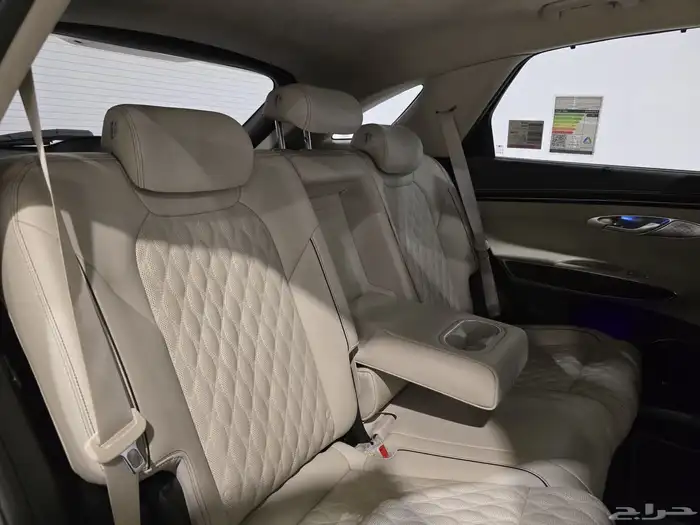 جينسس GV70 موديل 2021 بحاله ممتازه 9