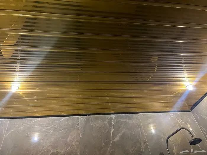 إعلان عرض بيع محتويات مخيم 5