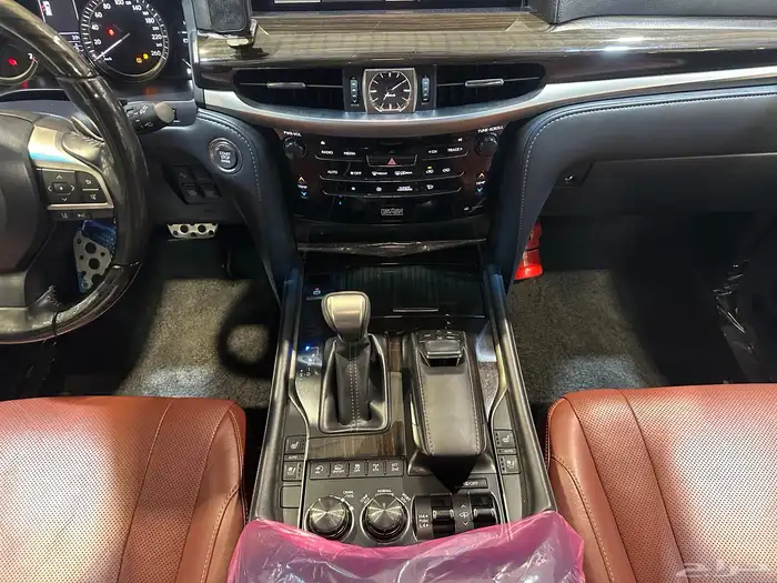جيب لكزس LX570 سبورت بلس بحاله الوكاله 31
