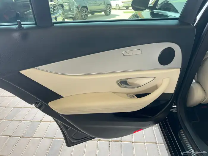 مرسيدس 2021 E250 رادار قياده ذاتيه فتحه سقف ( بنزين) 2.0T 19