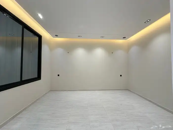 للبيع شقه ارضيه بمدخل سياره قريبه من مطار ابها 4