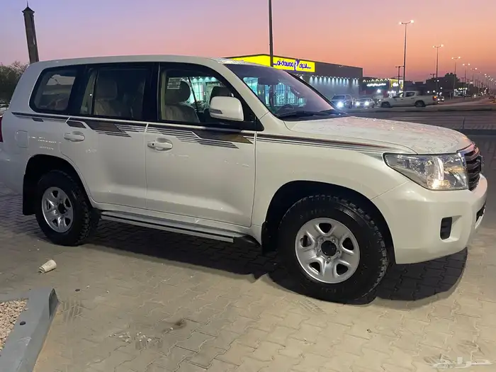 لاندكروزر جي اكس هدد 2015 في قمه النظافه 35