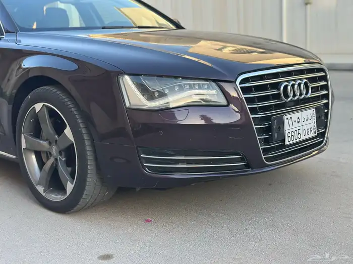 اودي مخزن ممشى قليل جدا A8 2012 24