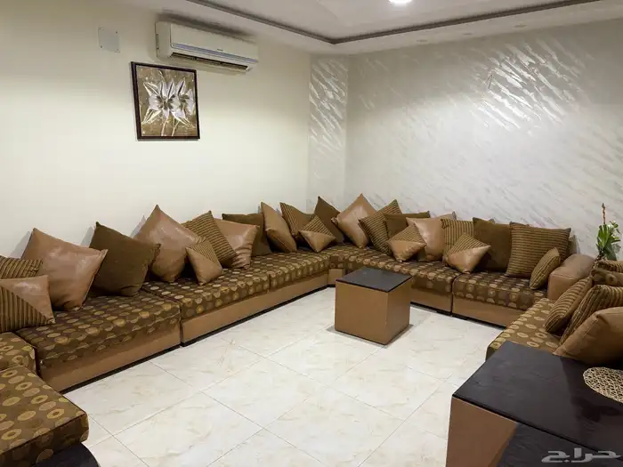 للبيع كنب نظيف 0