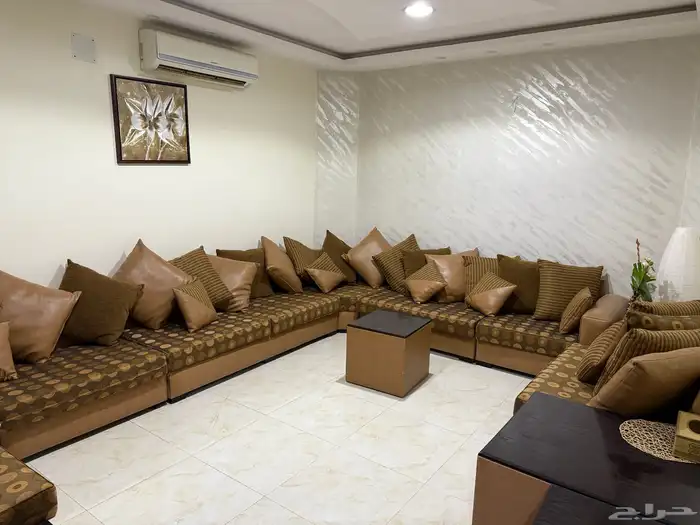 للبيع كنب نظيف 1