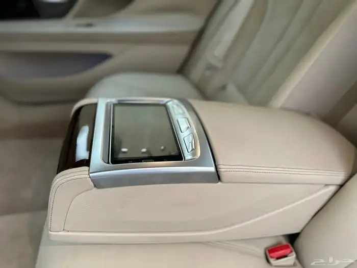 بي ام 740 ماشي فقط 73 الف بدي وكاله صيانات وكاله 10