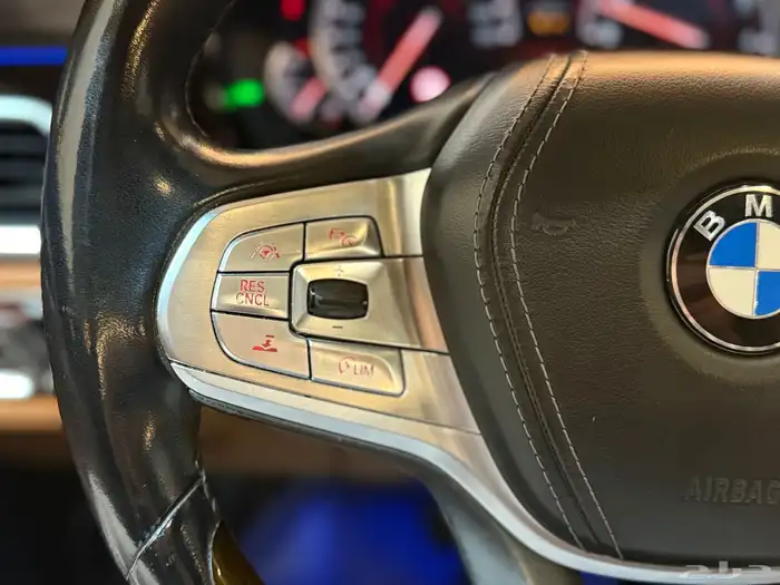 بي ام دبليو 740li 2018 (( بحالة ممتازة )) 13