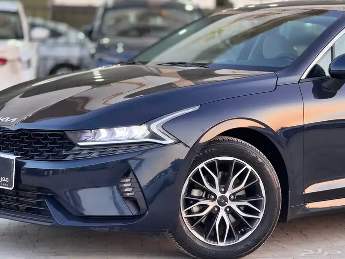 كيا K5 2022 ازرق غامق 3