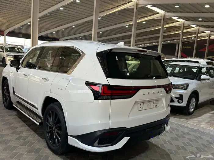 لكزس 2025 LX600سعودي F sport 7