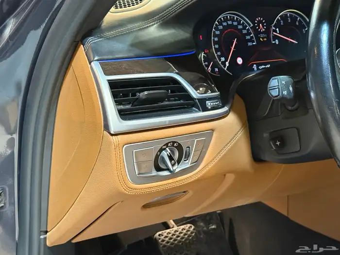 بي ام دبليو 740li 2018 (( بحالة ممتازة )) 9