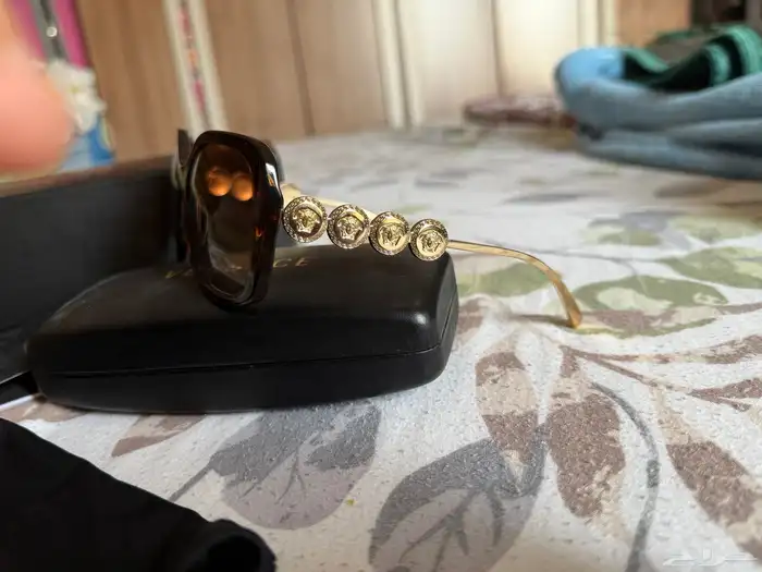 نظاره حريمي ماركة versace 0
