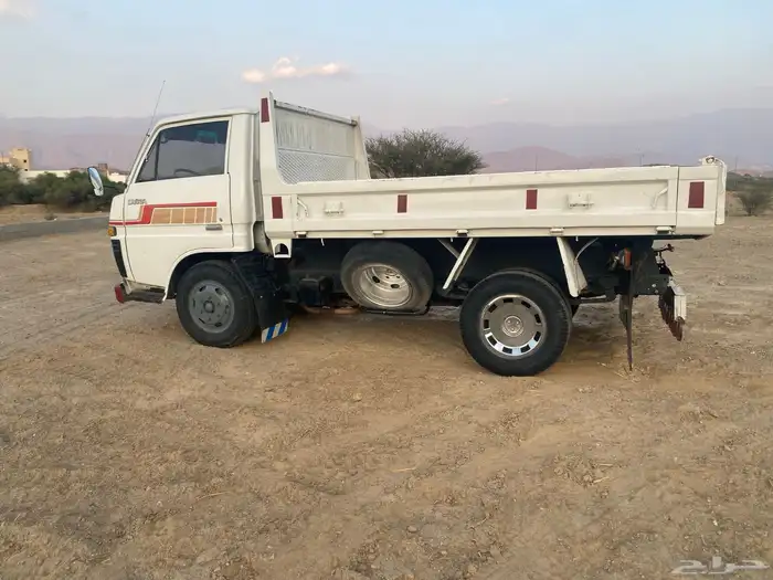 للبيع قلاب تايوتا نظيف 5