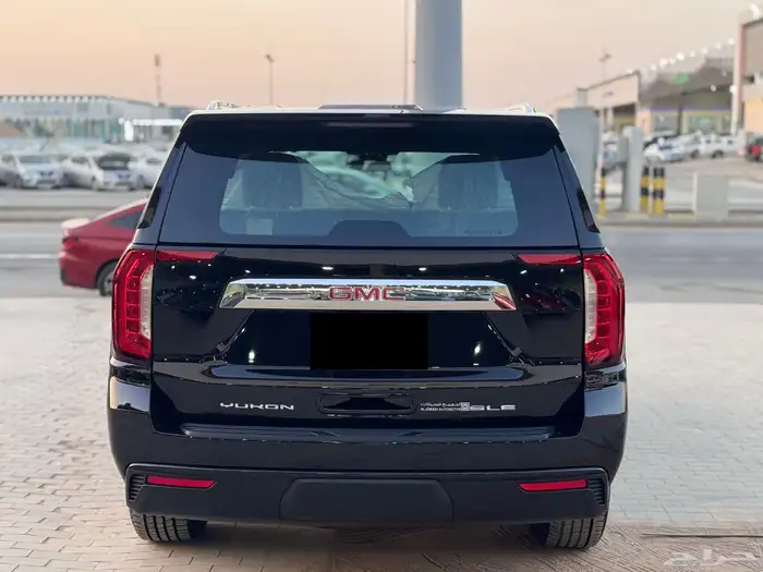 جي ام سي يوكن 2023 اسود 7