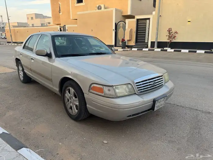 فورد فكتوريا 2011 3