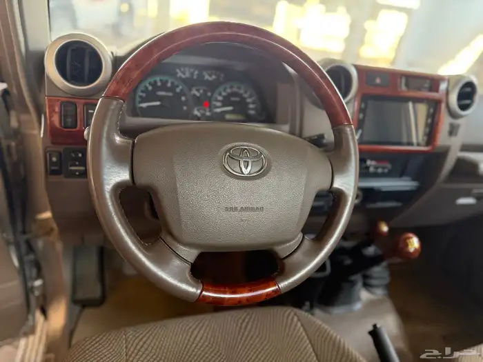 تويوتا شاص بريمي رفرف موديل 2016 25