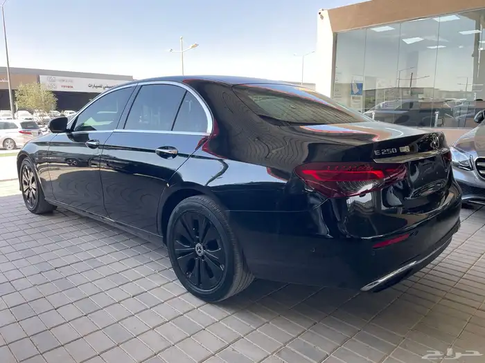 مرسيدس 2021 E250 رادار قياده ذاتيه فتحه سقف ( بنزين) 2.0T 5