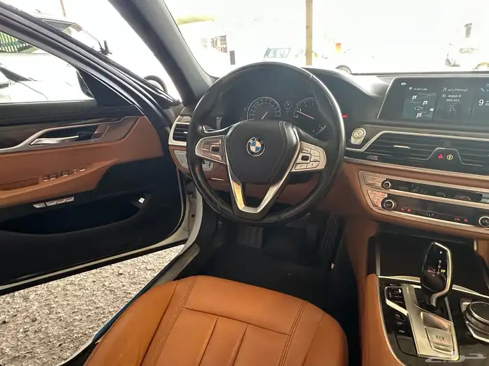 بي ام دبليو 730 م 2018 مخزن عداد 31 ألف كم 35