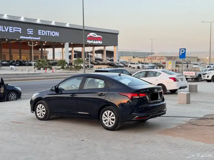 هيونداي اكسنت 2023 ازرق غامق 7