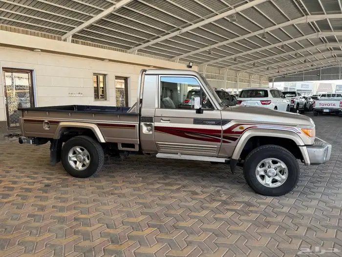 تويوتا شاص بريمي رفرف موديل 2016 9