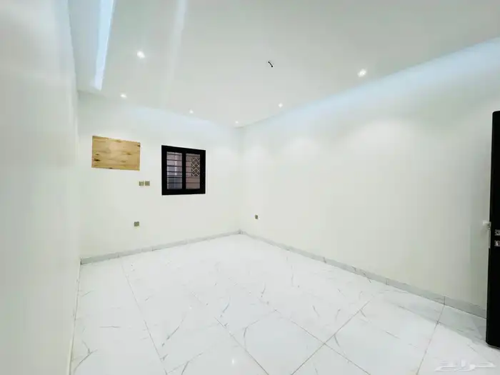 شقق للبيع تشطيب ممتاز حي السويس 6