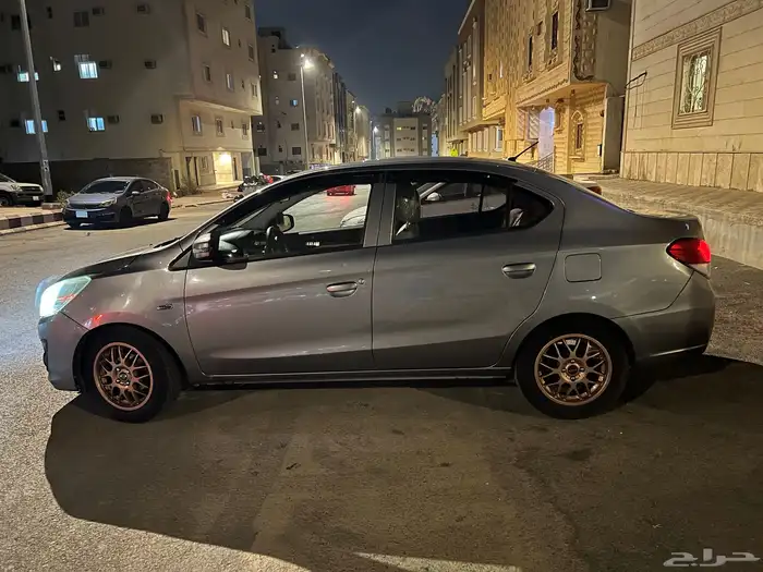 Mitshubishi Attrage 2018 3