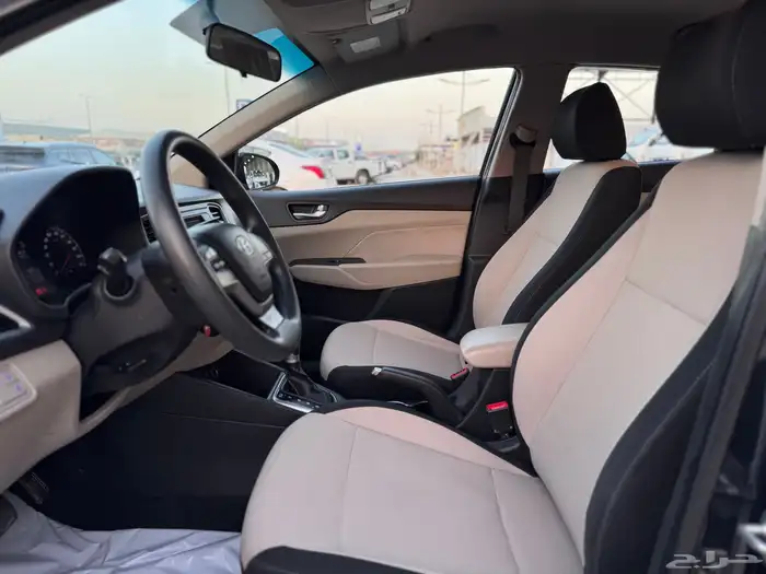 هيونداي اكسنت 2023 ازرق غامق 9