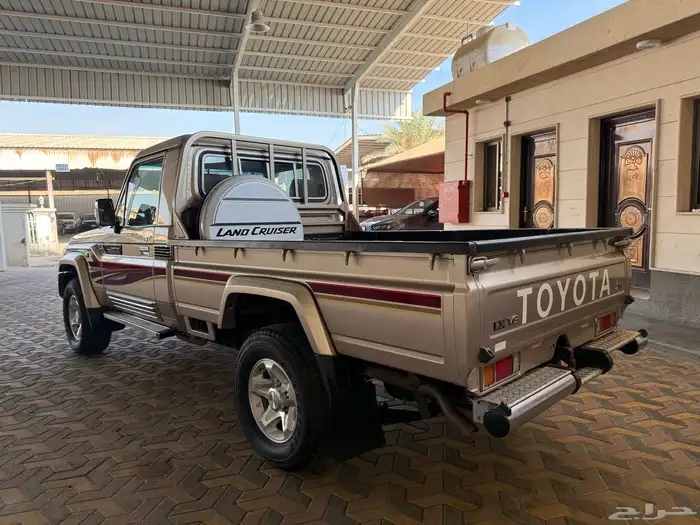 تويوتا شاص بريمي رفرف موديل 2016 14