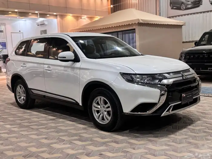 ميتسوبيشي أوتلاندر موديل 2019 4
