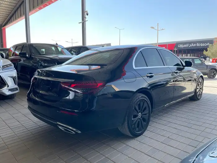 مرسيدس 2021 E250 رادار قياده ذاتيه فتحه سقف ( بنزين) 2.0T 6