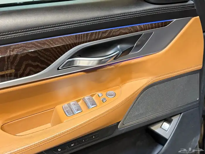 بي ام دبليو 740li 2018 (( بحالة ممتازة )) 19