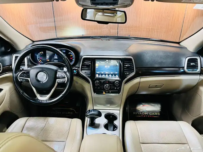 جراند شيروكي 2014 V8 لمتد ( بحاله ممتازه) 7