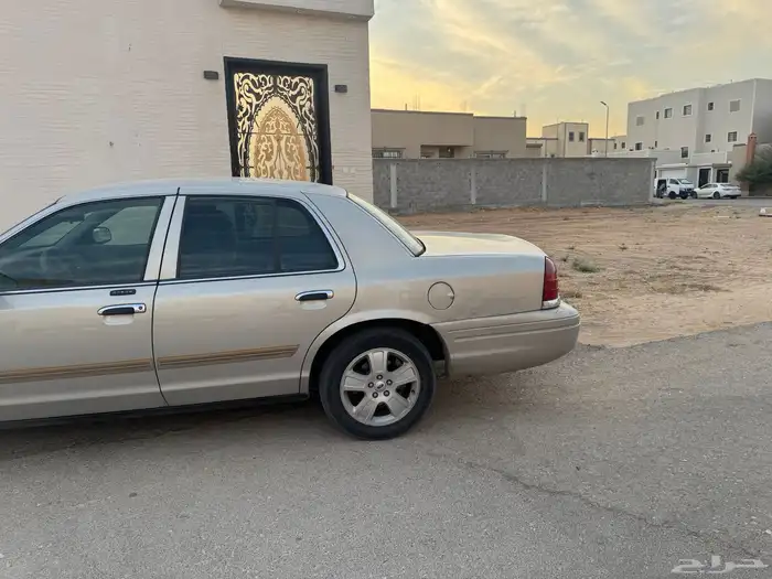 فورد فكتوريا 2011 4