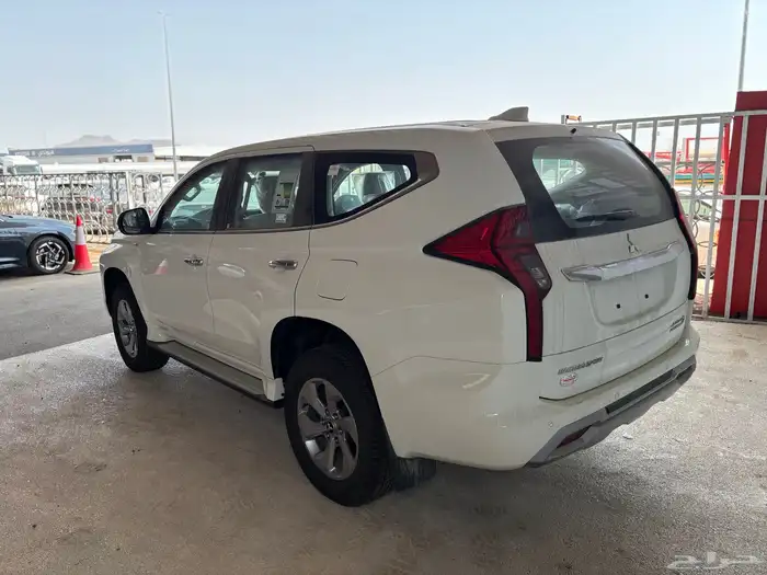 متسوبيشي مونتيرو استندر موديل 2025 1