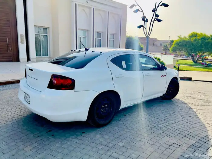 Dodge Avenger 2012. 4 cylinder 2