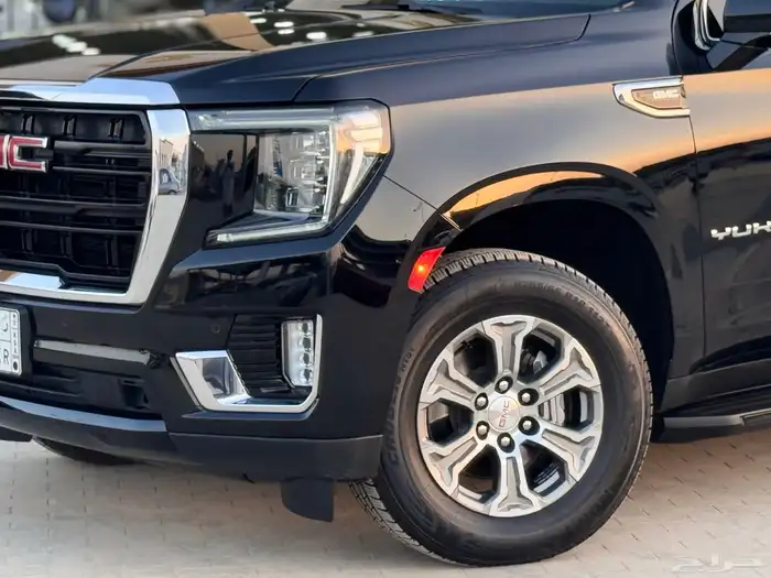 جي ام سي يوكن 2023 اسود 2