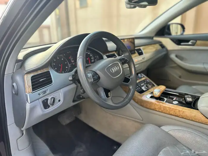 اودي مخزن ممشى قليل جدا A8 2012 10