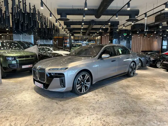 بي ام دبليو 735 - BMW 735i M Kit 2026 0