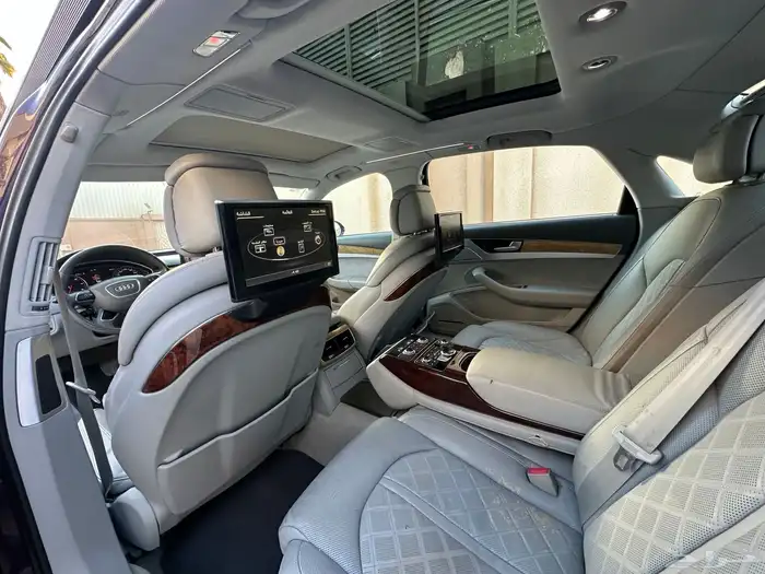 اودي مخزن ممشى قليل جدا A8 2012 14